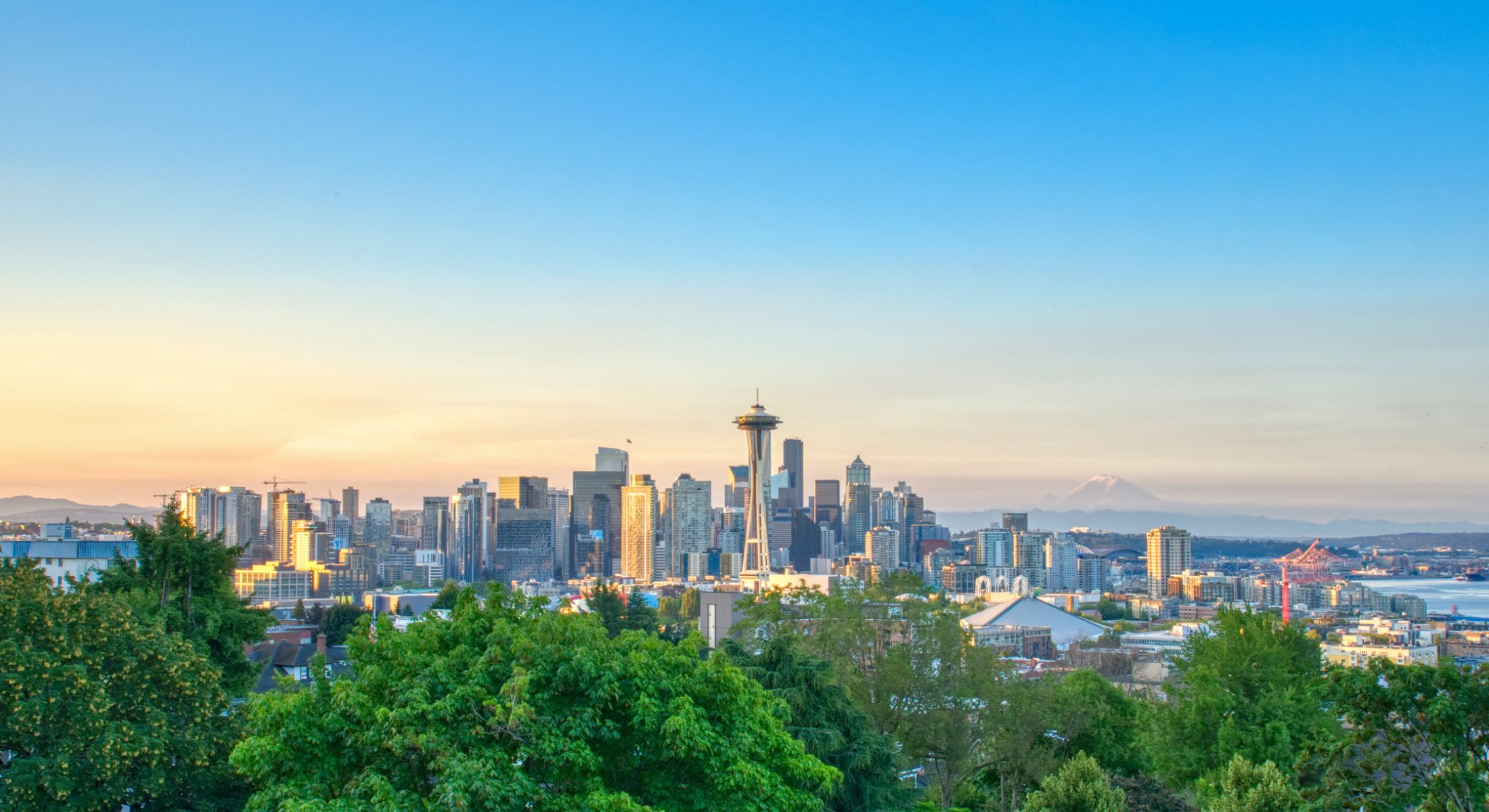 seattle skyline at sunset